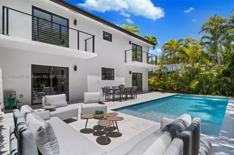516 Majorca Ave, Coral Gables, FL 33134