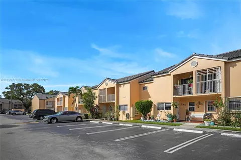2700 NW 25th Ave #605-6, Miami, FL 33142