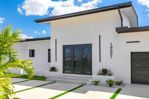 Exterior - 19601 E Saint Andrews Dr, Hialeah, FL 33015 photo 4 of 5