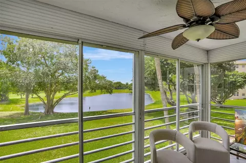 4020 W Palm Aire Dr #204, Pompano Beach, FL 33069