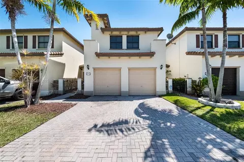 8904 SW 229th St, Cutler Bay, FL 33190