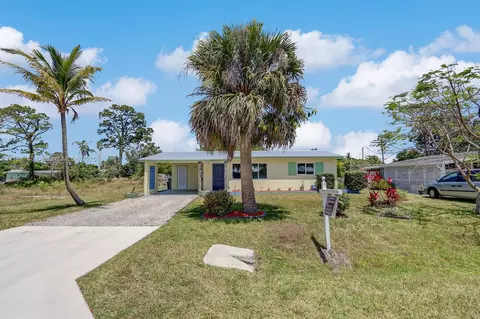 3135 SE Mimosa St, Stuart, FL 34997 photo 2
