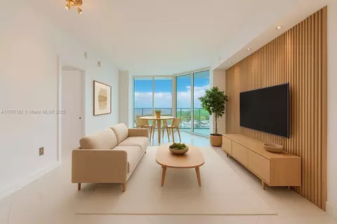 1900 N Bayshore Dr #2816, Miami, FL 33132