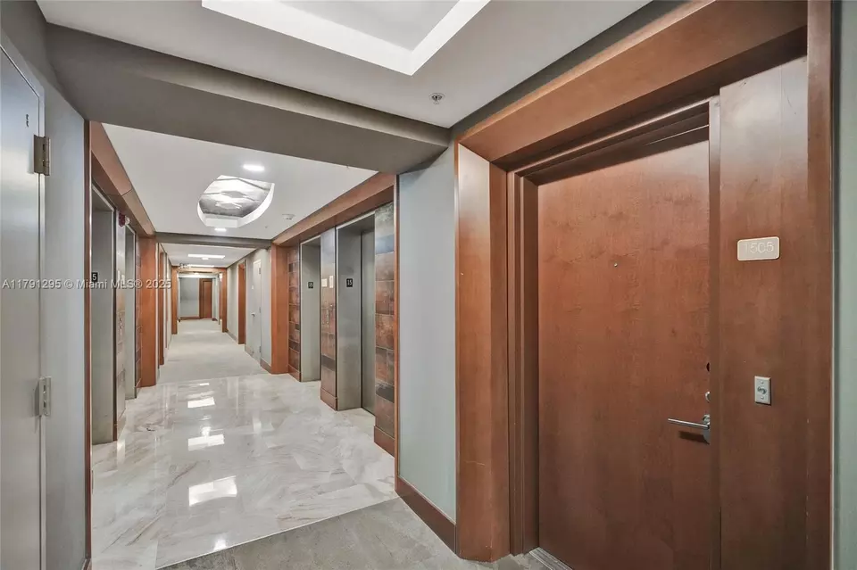 Entry Way - 31 SE 5th St #1505, Miami, FL 33131 photo 1 of 1