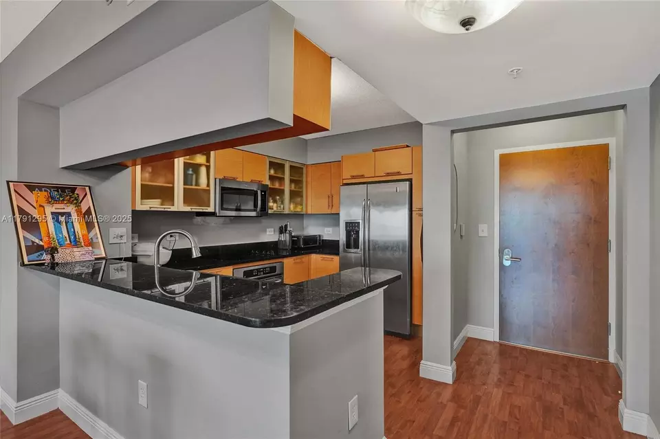 Kitchen - 31 SE 5th St #1505, Miami, FL 33131 photo 3 of 3