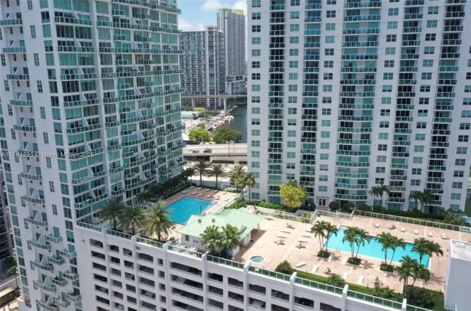 Exterior - 31 SE 5th St #1505, Miami, FL 33131 photo 1 of 1
