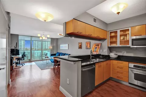 Kitchen - 31 SE 5th St #1505, Miami, FL 33131 photo 1 of 3