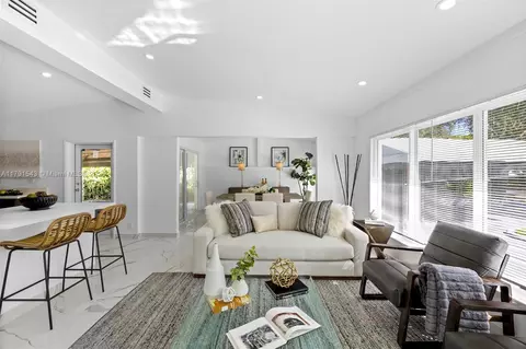 12560 Alamanda Dr, North Miami, FL 33181