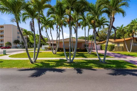 1124 NE 3rd St, Hallandale Beach, FL 33009