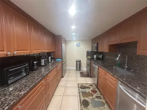 5401 Collins Ave #434, Miami Beach, FL 33140