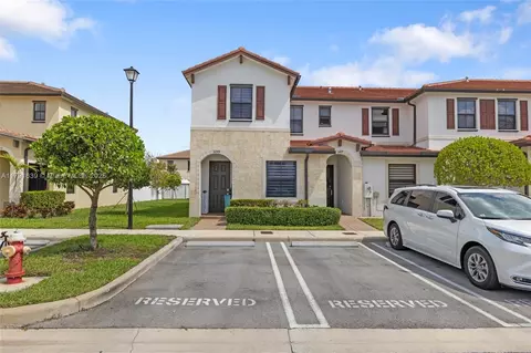 3289 W 106th Ter, Hialeah, FL 33018