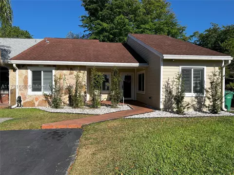 14617 SW 143rd Place Cir, Miami, FL 33186
