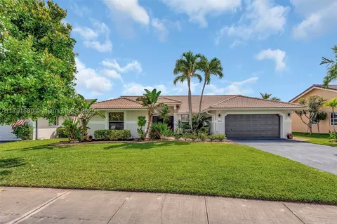 5133 N Springs Way, Coral Springs, FL 33076
