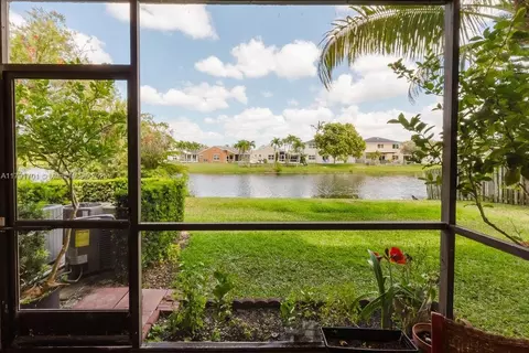 15714 E Waterside Cir #106, Sunrise, FL 33326