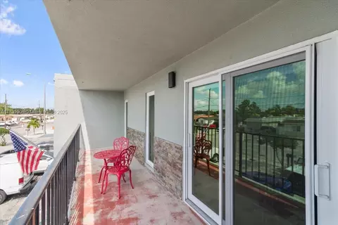 Exterior - 827 W 79th St, Hialeah, FL 33014 photo 2 of 2