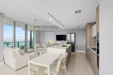 2900 NE 7th Ave #3901, Miami, FL 33137