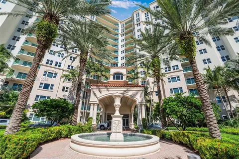 19900 E Country Club Dr #612, Aventura, FL 33180