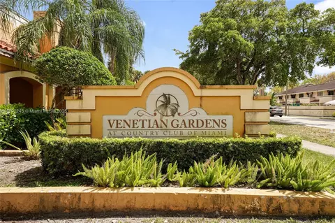 17911 NW 68th Ave #P208, Hialeah, FL 33015
