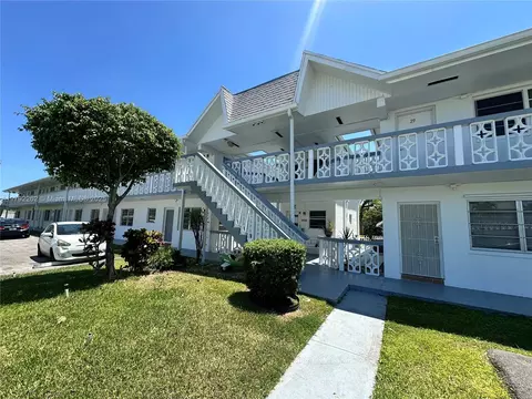 50 NW 204th St #24, Miami Gardens, FL 33169