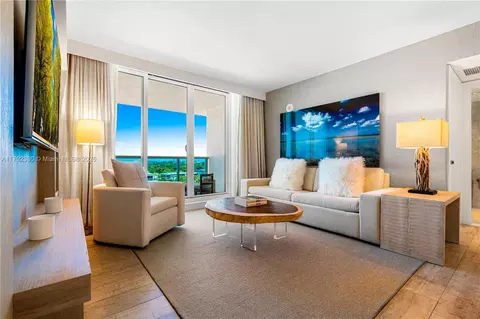 102 24th St #1045, Miami Beach, FL 33139