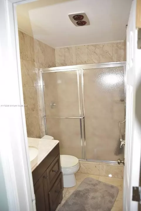 Bath - 4701 NW 43rd Ave, Tamarac, FL 33319 photo 3 of 3