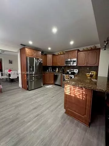 650 W 23rd St, Hialeah, FL 33010
