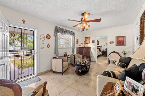 171 Curtiss Dr, Hialeah, FL 33010 photo 8
