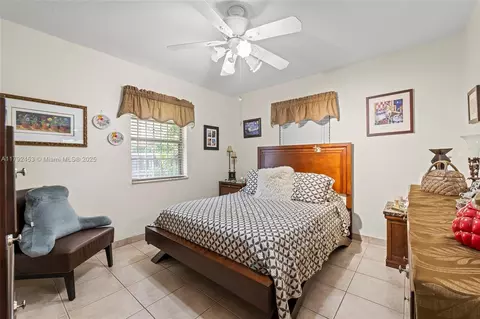 171 Curtiss Dr, Hialeah, FL 33010 photo 15