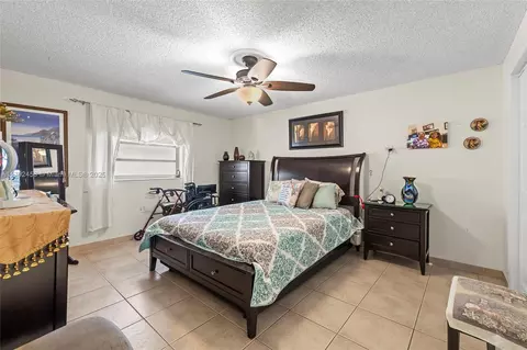 171 Curtiss Dr, Hialeah, FL 33010 photo 10