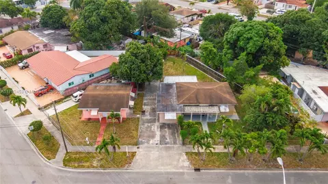 171 Curtiss Dr, Hialeah, FL 33010 photo 2