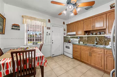 171 Curtiss Dr, Hialeah, FL 33010 photo 16