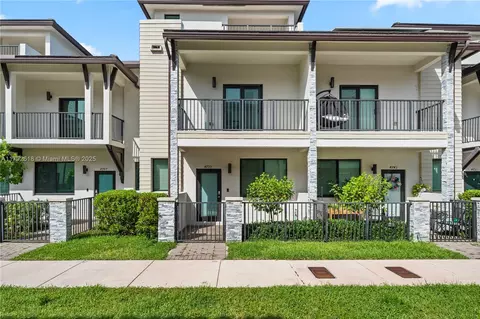 4755 NW 83rd Path, Doral, FL 33166