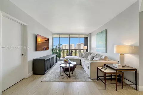 1000 Island Blvd #1805, Aventura, FL 33160