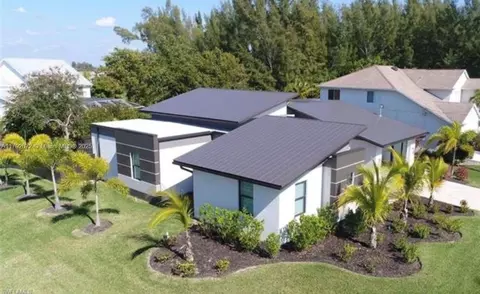 3823 SW 3rd St, Cape Coral, FL 33991