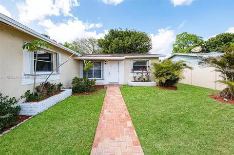 7717 SW 9th St, North Lauderdale, FL 33068