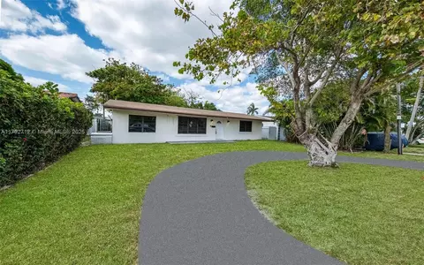 7817 NE Madeira St, Miramar, FL 33023