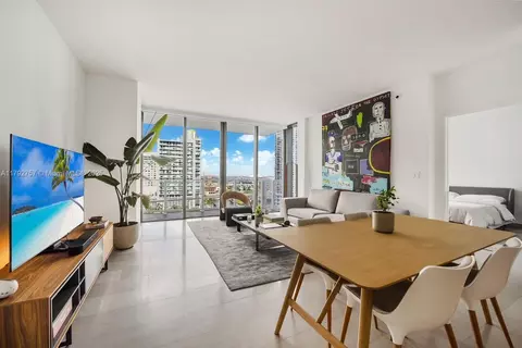 68 SE 6th St #1204, Miami, FL 33131