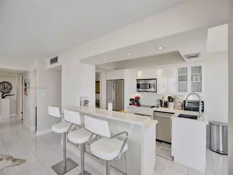 18011 Biscayne Blvd #1904, Aventura, FL 33160