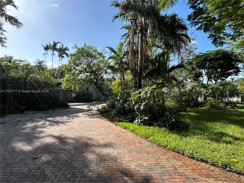 18655 NE 21st Ave, Miami, FL 33179