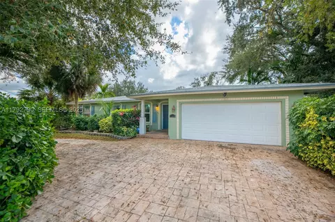 11560 NW 26th St, Plantation, FL 33323