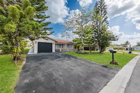 9103 NW 81st Ct, Tamarac, FL 33321