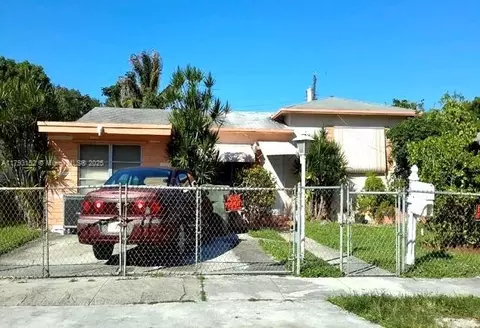 734 NW 1st St, Hallandale Beach, FL 33009