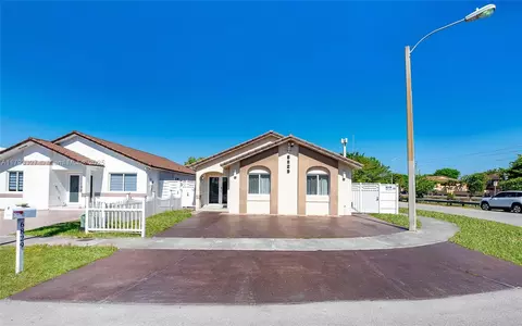 6829 W 26th Ave, Hialeah, FL 33016 photo 1