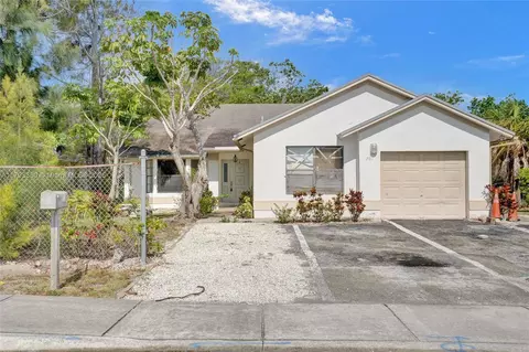 2011 SW 44th Ter, Fort Lauderdale, FL 33317