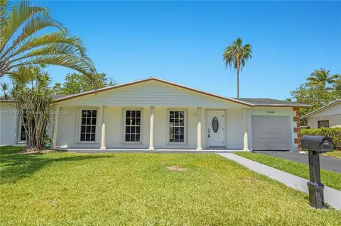 18460 SW 92nd Pl, Cutler Bay, FL 33157