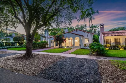 521 San Lorenzo Ave, Coral Gables, FL 33146