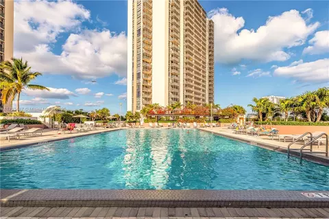 20379 W Country Club Dr #2336, Aventura, FL 33180