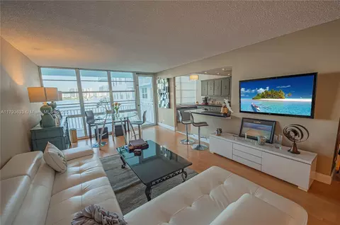 301 174th St #401, Sunny Isles Beach, FL 33160