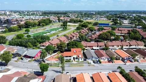 839 W 39th Pl, Hialeah, FL 33012