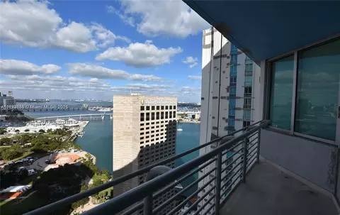 325 S Biscayne Blvd #3822, Miami, FL 33131